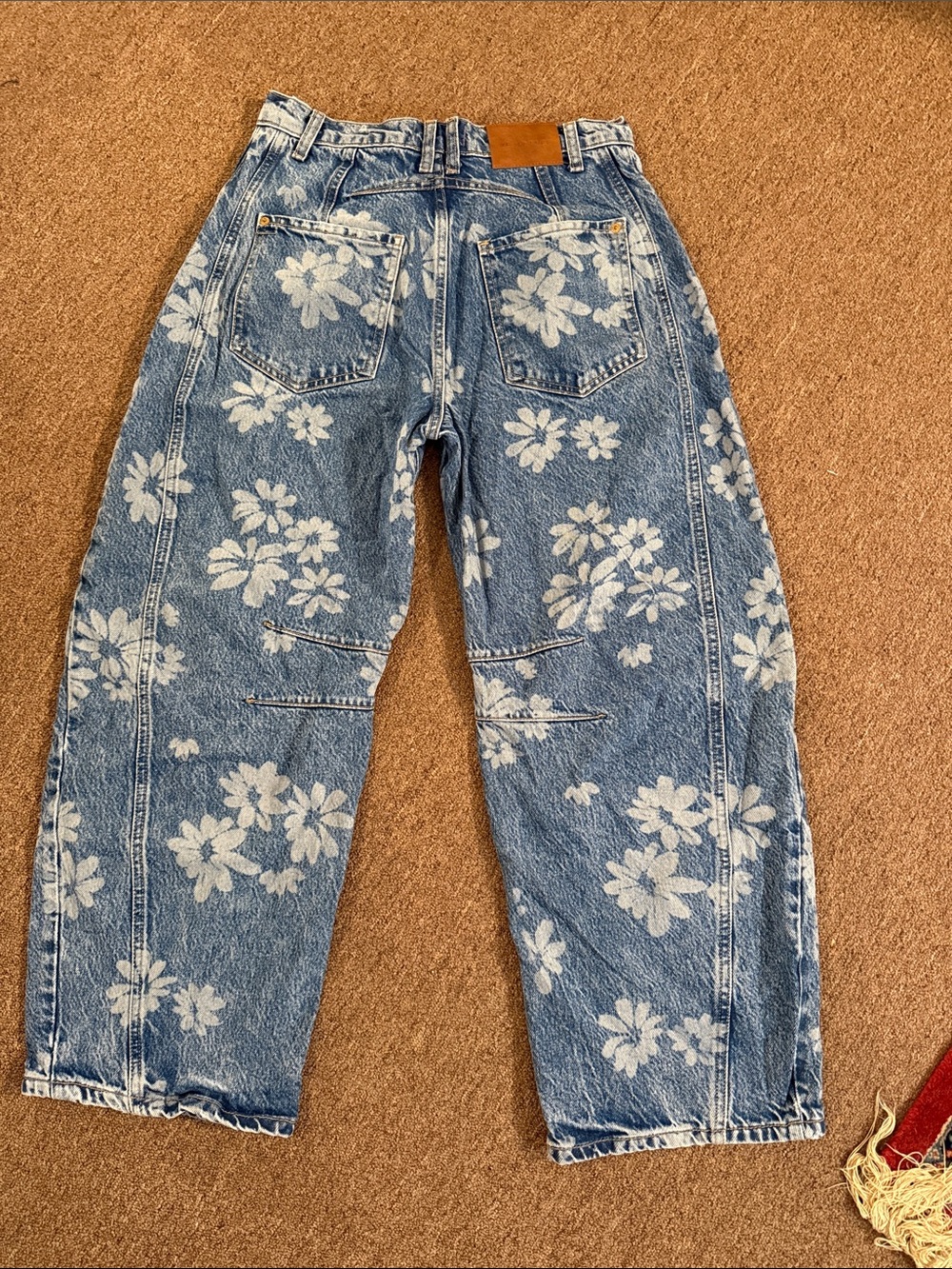 We The Free 
Good Luck Flower Printed Barrel Jeans - Picture 7 of 13